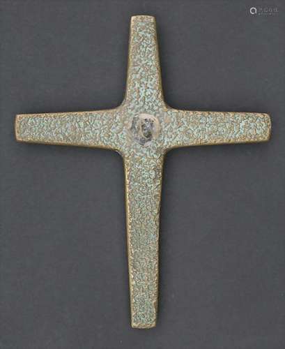 Bronzekreuz mit Bergkristall / A bronze cross with rock