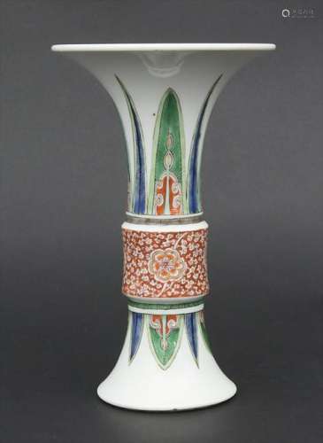Gu-förmige Vase mit Lanzettblättern / A gu shaped vase