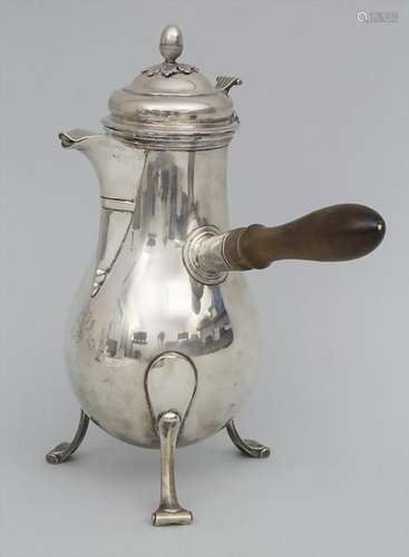 Große Kaffekanne / A large silver coffee pot, Jean