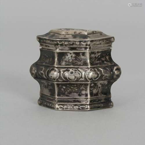 Kleine Barock Tabatiere / A small Baroque silver