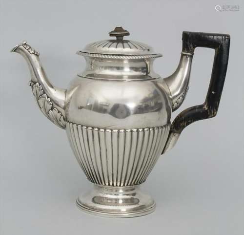 Große Teekanne / A large silver tea pot, Bene