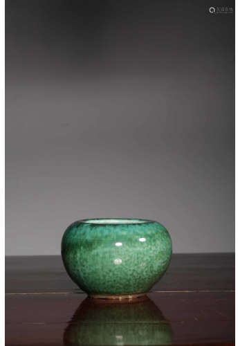 A Chinese Green Glaze Porcelain Water Pot
