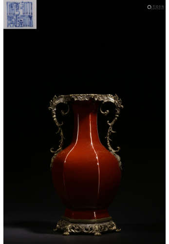 A Chinese Red Glaze Gilded Porcelain Vase