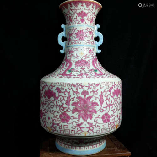 A Chinese Famille Rose Porcelain Vase