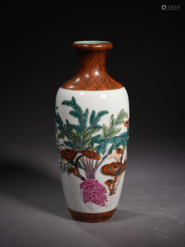 A Chinese Wood Grain Glaze Porcelain Vase