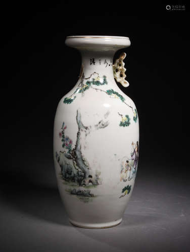 A Chinese Famille Rose Porcelain Vase