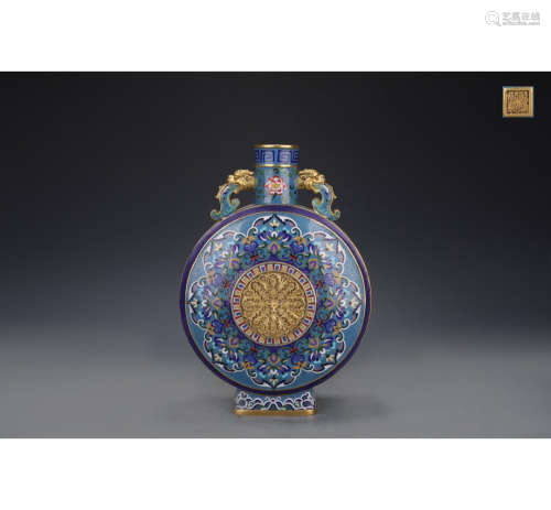 A Chinese Cloisonne Enamel Porcelain Vase with Copper Tire