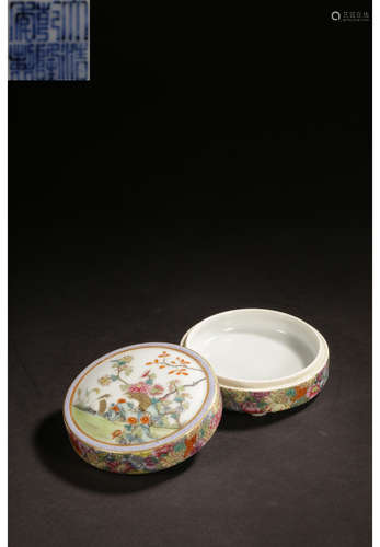 A Chinese Famille Rose Porcelain Box with Cover