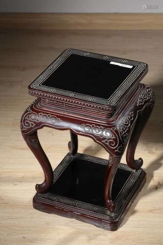 A Chinese Wood Tire Lacquer Square Stool