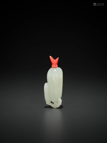 A WHITE JADE 'MELON' SNUFF BOTTLE, MID-QING