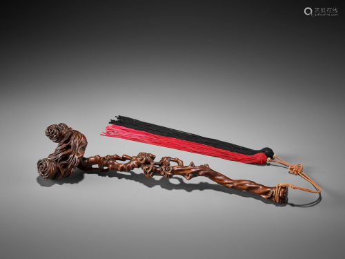 A BOXWOOD RUYI SCEPTER, LATE QING