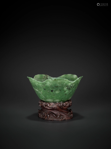 A SPINACH GREEN JADE BRUSH WASHER, QING …