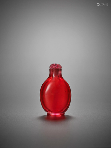 AN IMPERIAL RUBY-PINK GLASS SNUFF BOTTLE