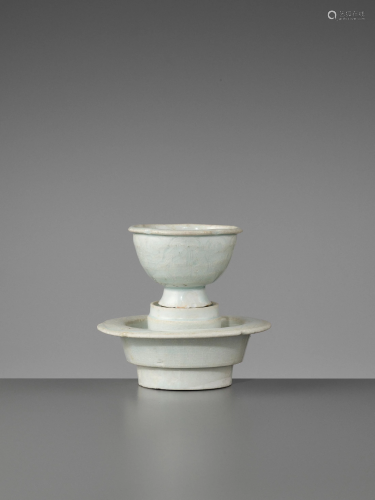 A QINGBAI STEM CUP AND STAND, NORTHERN SO…