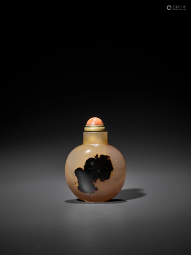 A SHADOW AGATE 'MEDITATIVE' SNUFF BOTTLE, …