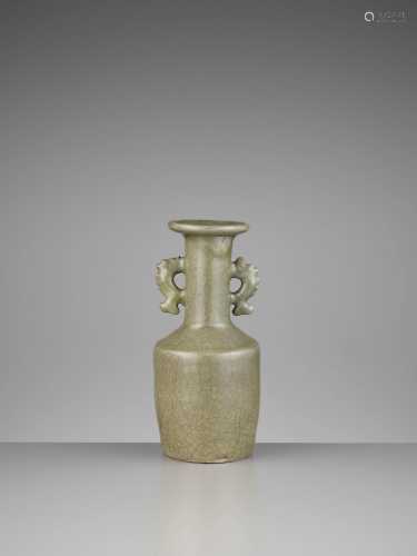 A LONGQUAN MALLET VASE, SOUTHERN SONG