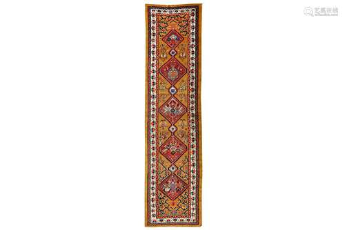 AN ANTIQUE SERAB RUNNER, NORTH-WEST PERSIA