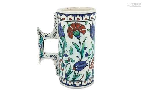 A LARGE IZNIK-STYLE CANTAGALLI POTTERY TANKARD