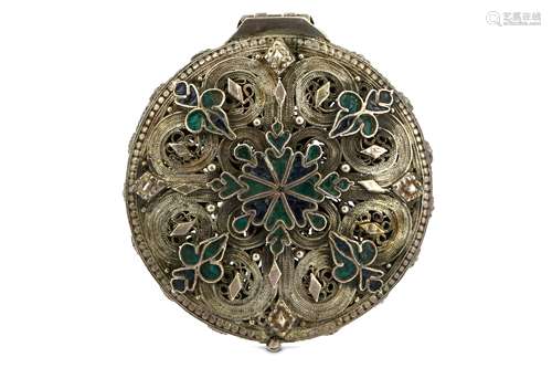 A CLOISONNÉ ENAMELLED SILVER FILIGREE SNUFFBOX