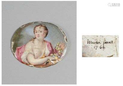 ROUND PLATE in enamel on copper showing a young woman in Pomona.Signed on the re-vers on the counter-enamel J HURTER and dated 1769.4 x 4,8 cm(Splinters and misses)