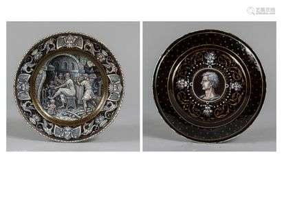 Round enamel on copper plate painted in grisaille on a black background with an allegory of winter in the form of an old man warming himself in front of a lighted fireplace, the marlin decorated with fantastic monsters and cups of fruit alternating with smiling or grimace masks.The reverse side is centered by a profile of a man in medallion on a plum background sowed with stars.Diameter: 21.5 cmLimoges, 16th century style.(Small acci-dents and lacks)