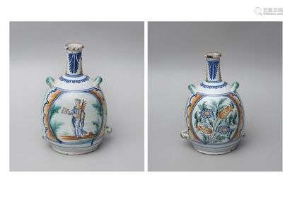 NEVERSEarthenware flask with four passageways with polychrome decoration on both sides in reserve of a martyr holding a palm and flowers.18th century.Top. : 30 cm(Small accident, glaze blows)