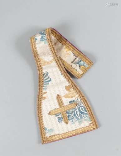 Priest's handle made of silk and gold threads