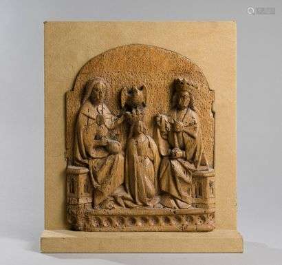 The Holy Trinity - Coronation of theVirgo.Curved low relief.15th century.Lime woodHeight 23 cm(Surface wear)