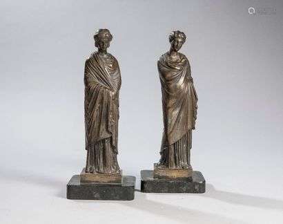 A. Martin from Two women dressed in an old silver bronze chiton High. : 22,5 cm