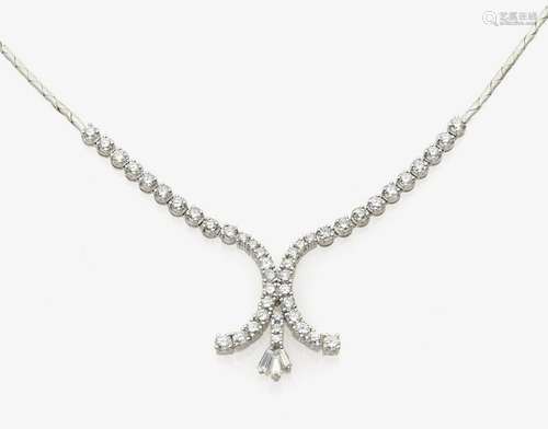 Collier mit Diamanten