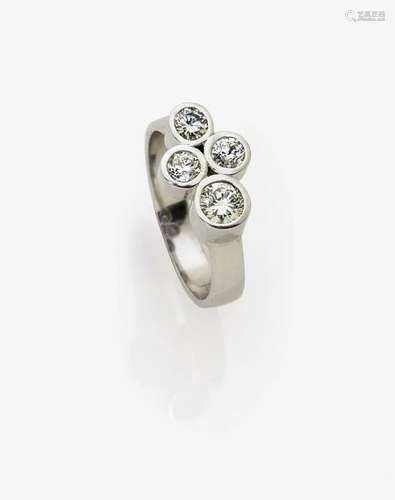 Ring mit Diamanten