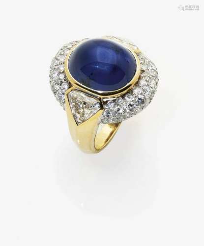 Ring mit Saphir, Diamanten und Brillanten