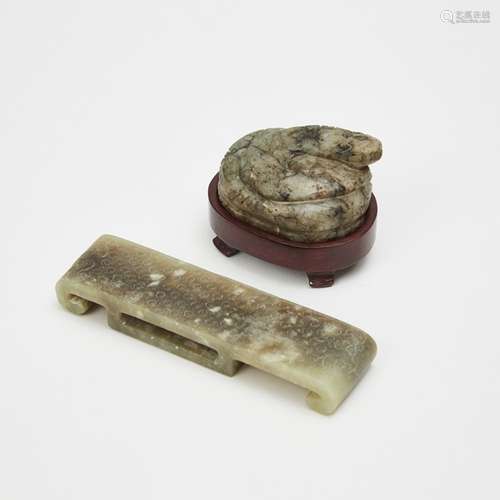 仿古玉剑璲 仿古玉雕蛇擺件一組兩件 Two Chinese Archaic-Style Jade Carvings