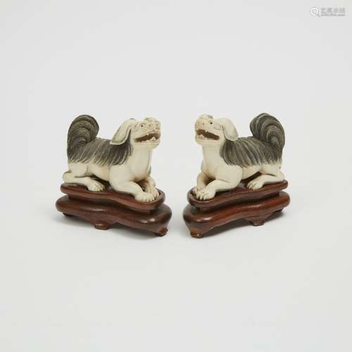 約1940年 牙雕對獅擺件 A Pair of Ivory Foo Dogs, Circa 1940