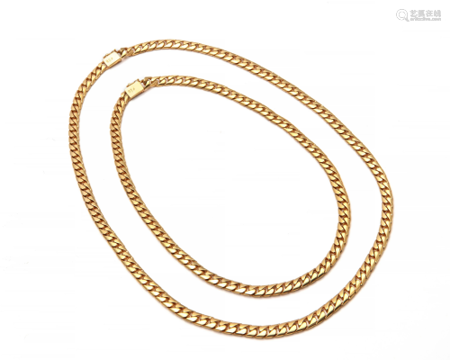 A pair of 18k gold curb-link chains