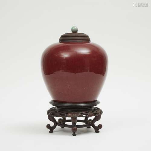十九世紀 紅釉罐 A Red Glazed Jar, 19th Century