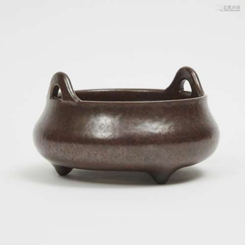 雍正款 仿銅瓷香爐 An Imitation-Bronze Porcelain Censer, Yongzheng Mark