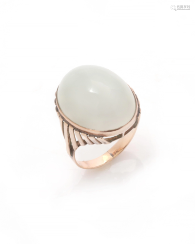 A white jade and 10k gold ring