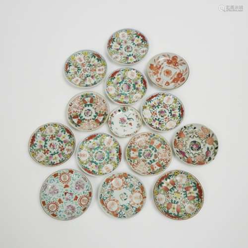 釉上彩瓷盤一組十四件 A Group of Fourteen Enamel Porcelain Dishes