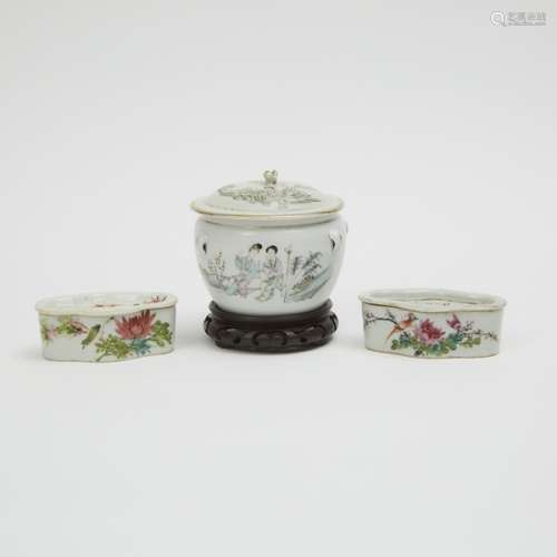 民國時期 粉彩器具一組三件 A Group of Three Enamel Porcelain Wares, Republican Period