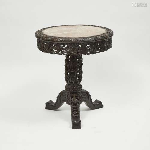 十九世紀晚期/二十世紀早期 嵌大理石鏤雕圓桌 A Chinese Marble Inlaid Side Table, Late 19th/Early 20th Century
