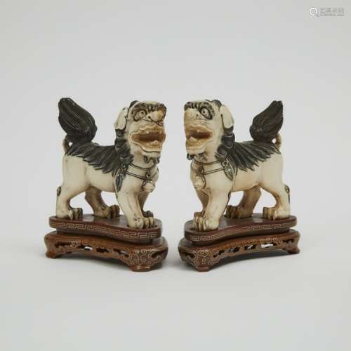 約1940年 牙雕福獅一對 A Pair of Ivory Foo Dogs, Circa 1940