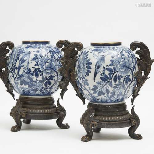 銅鑲青花花鳥紋罐一對 A Pair of Bronze Mounted Blue and White Vases
