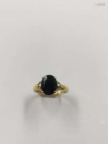18k yellow gold ring surmounted by a faceted oval …
