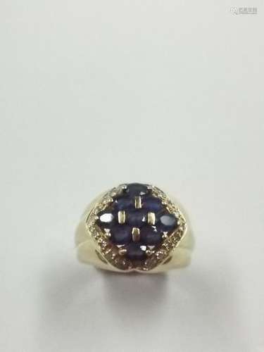 Ring in 18k yellow gold surmounted by small diamon…