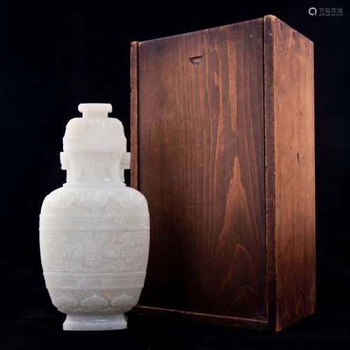 A CHINESE WHITE JADE VASE AND COVER, QING PERIOD