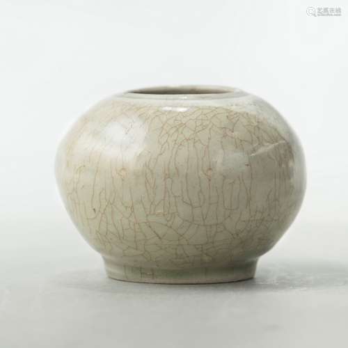 A CHINESE YUE GLAZE WARE WATER POT