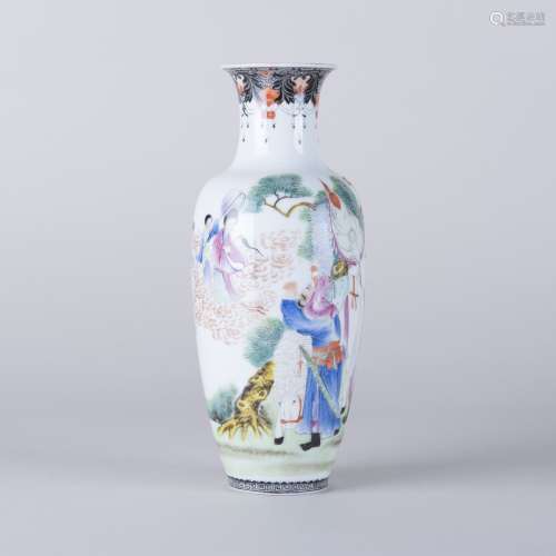 A FAMILLE ROSE 'FIGURAL' VASE, 20TH CENTURY