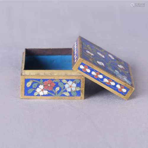 A CLOISONNE ENAMEL SQUARE BOX AND COVER