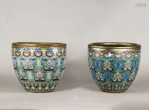 A PAIR OF CHINESE CLOISONNE JARS, 19TH CENTURY
